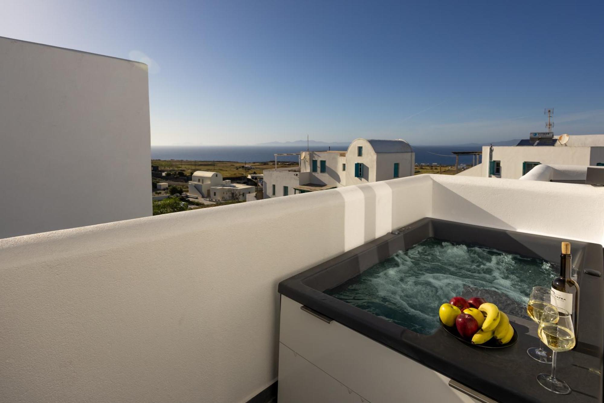 Nastram Suites Oia Szoba fotó
